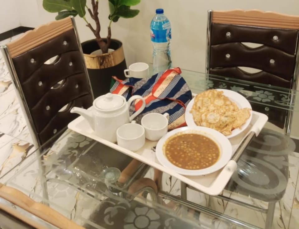 Coffee/tea facilities, Food and drinks, Food, Breakfast