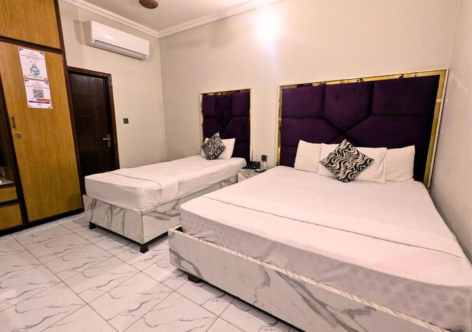 Bed, Bedroom, wardrobe, air conditioner