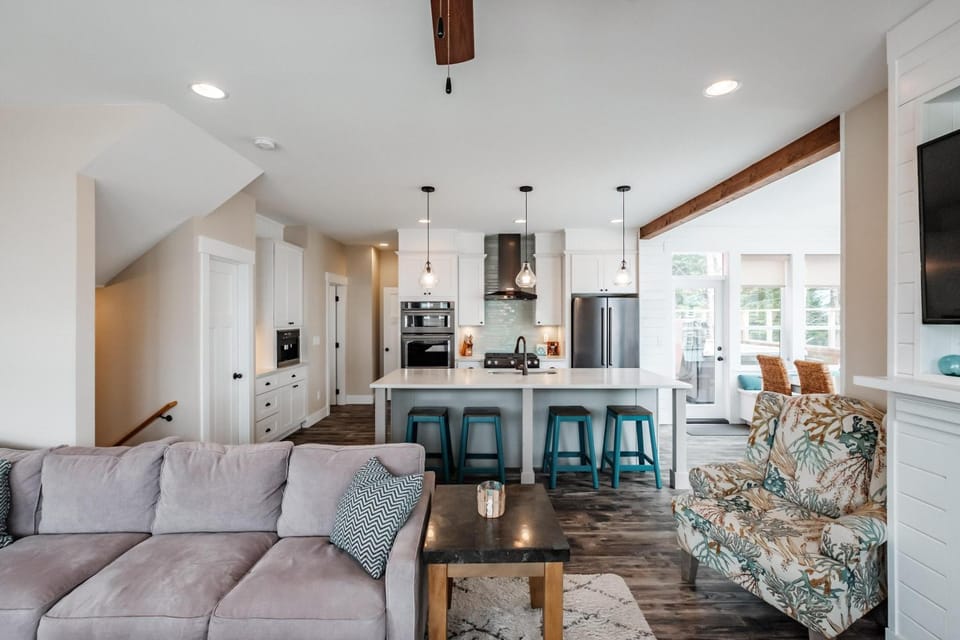 Woods and Waves House in Lincoln City