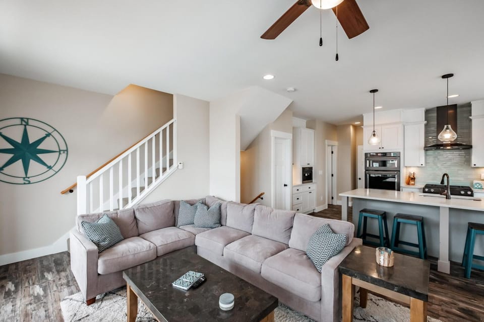 Woods and Waves House in Lincoln City