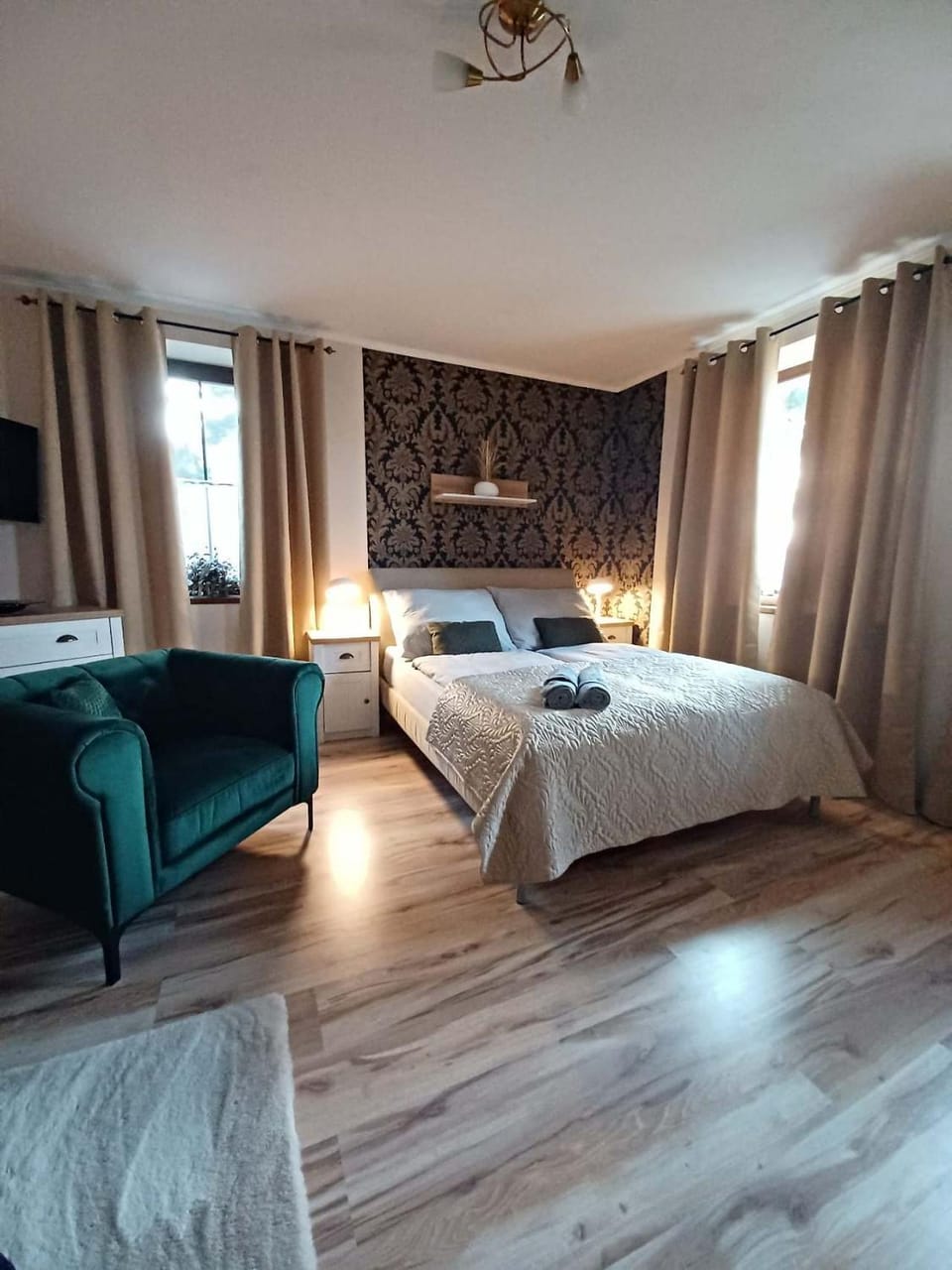 Bed, Photo of the whole room, Area and facilities