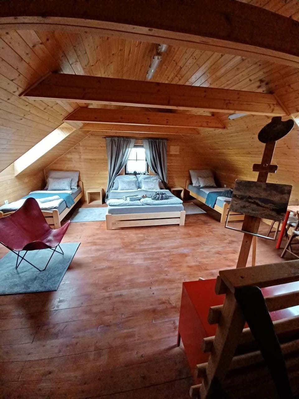 Bed, Photo of the whole room, Seating area, Area and facilities