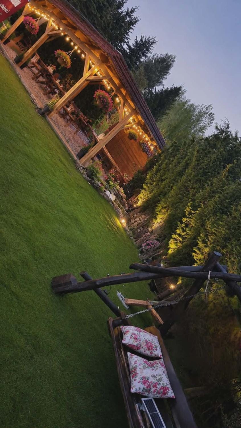 Day, Natural landscape, Evening entertainment
