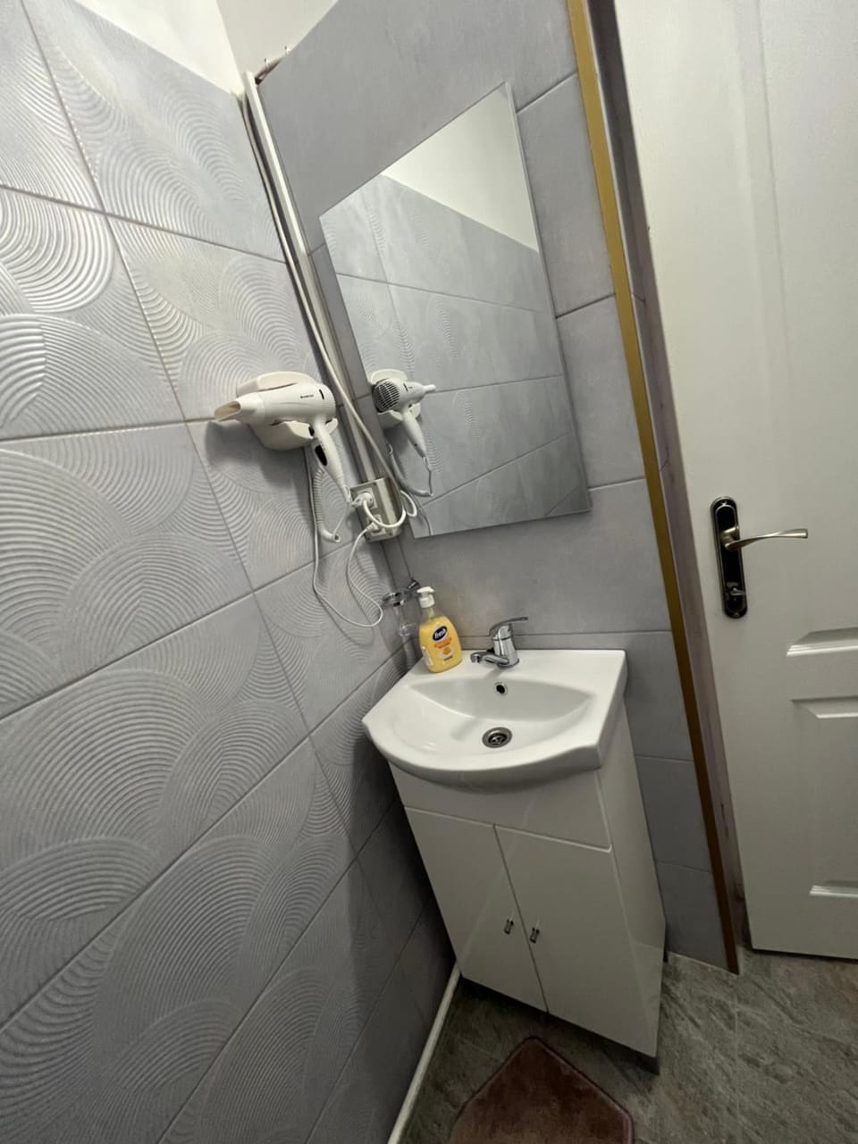 Rossalyn Studio Apartment in Romania