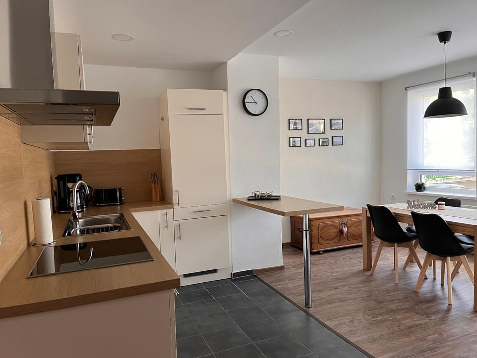Kitchen or kitchenette, Dining area, toaster