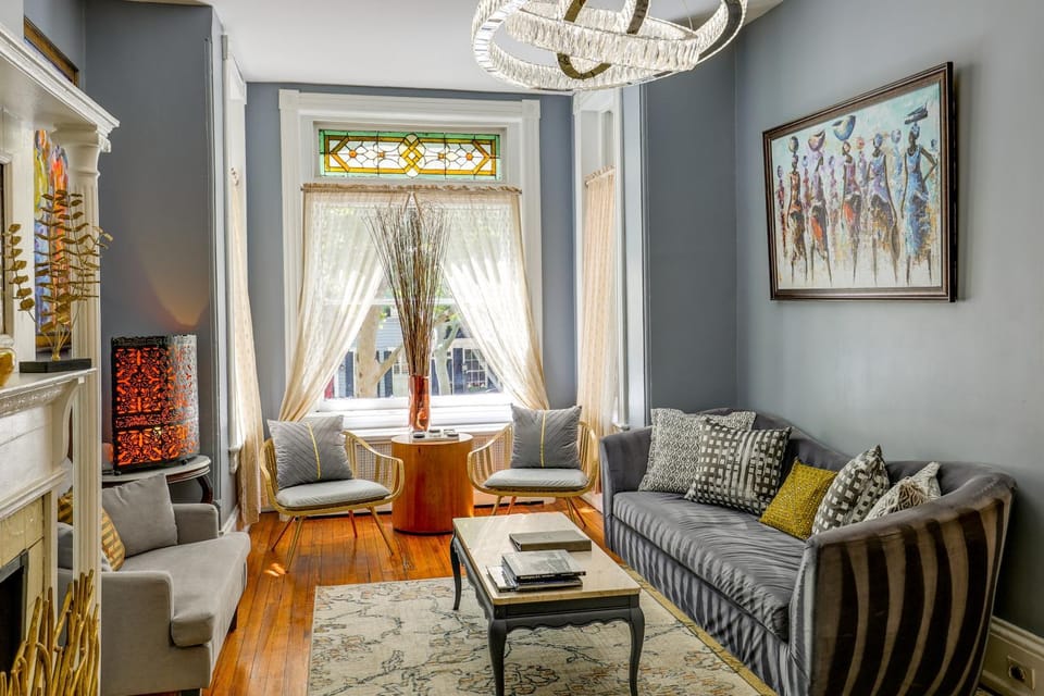 Historic Georgetown Townhome: Walkable Location! House in Arlington