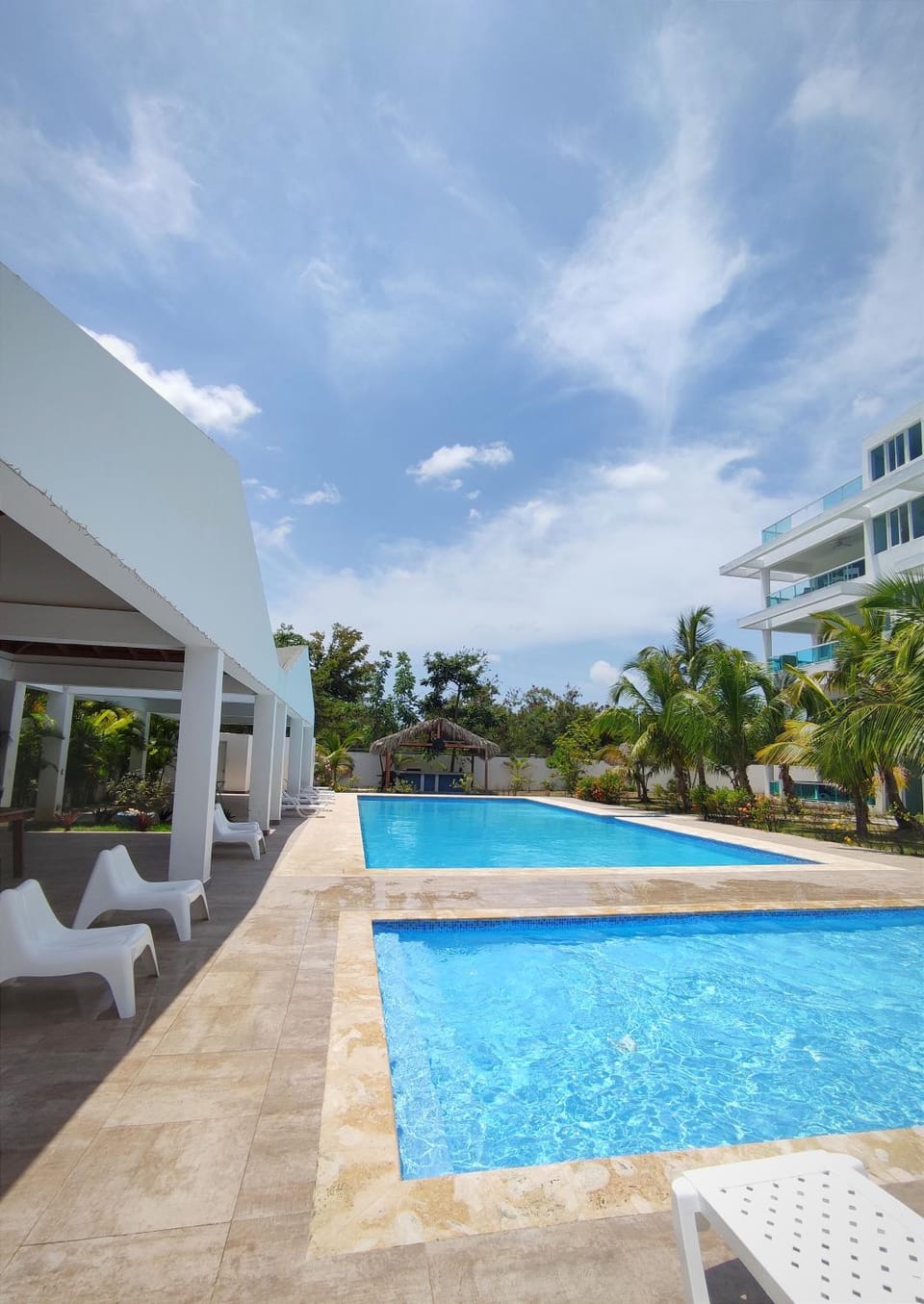 Pool view, Swimming pool, sunbed