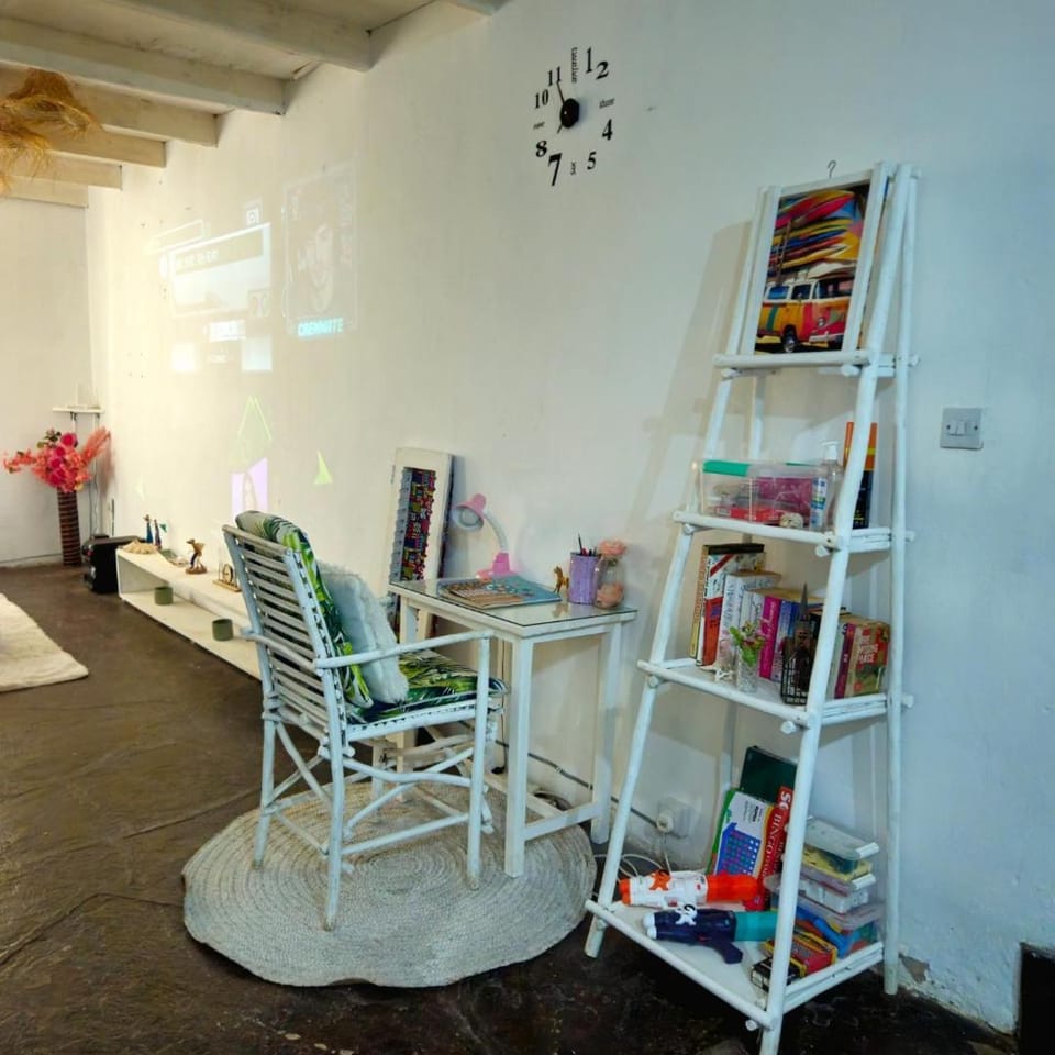 Library, Living room
