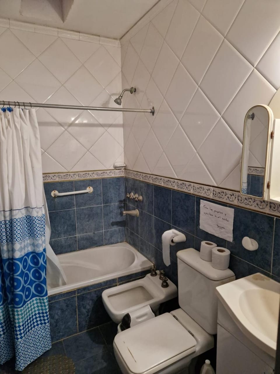 Shower, Toilet, Bathroom, bidet, towels