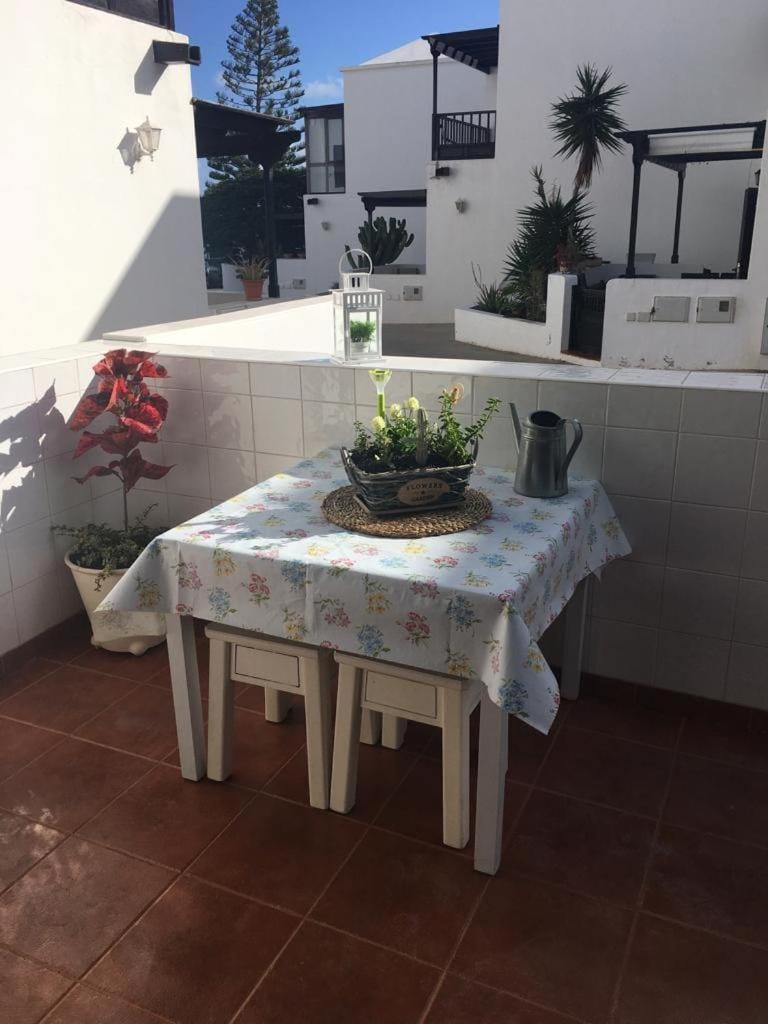 Duplex 3 dormitorios con parking privado House in Costa Teguise
