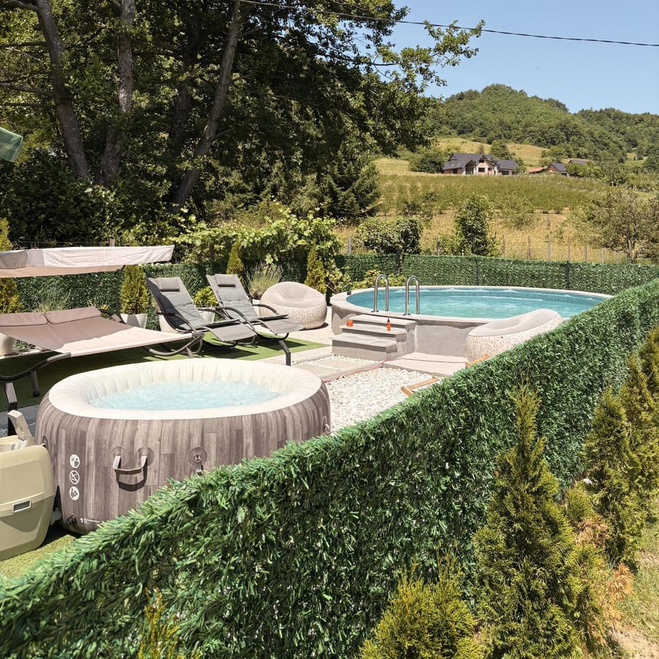 Spring, Day, Natural landscape, Garden, Garden view, Mountain view, Pool view, Swimming pool, sunbed
