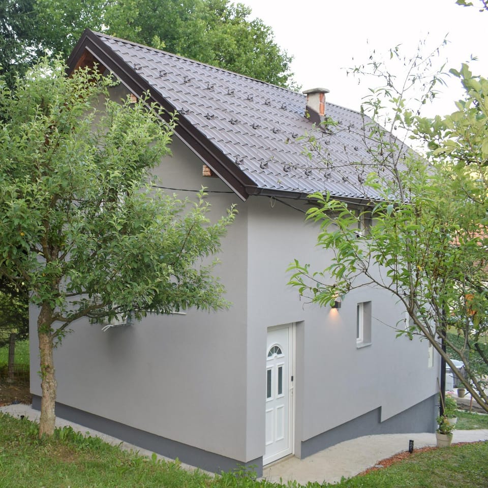 Property building, Spring, Day, Garden, Garden view