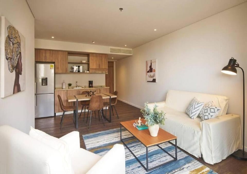 Kitchen or kitchenette, Living room, Seating area, Dining area, microwave, stove