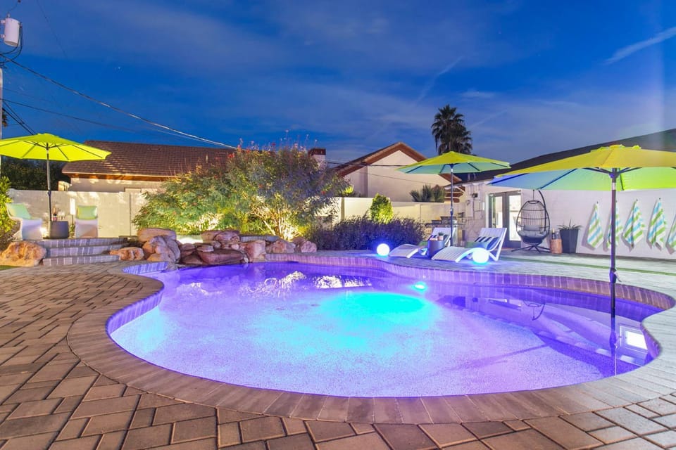 Hot Tub, Swimming pool, sunbed