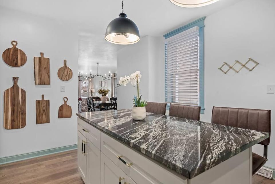 NEW! High-end Manchester Home w/ a hot tub House in Pittsburgh