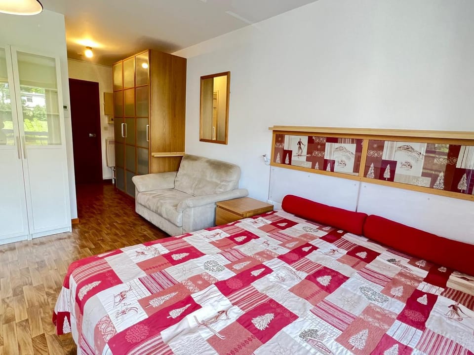 Studio moderne et cosy avec balcon et parking à Aix-les-Bains - FR-1-555-90 Apartment in Aix-les-Bains