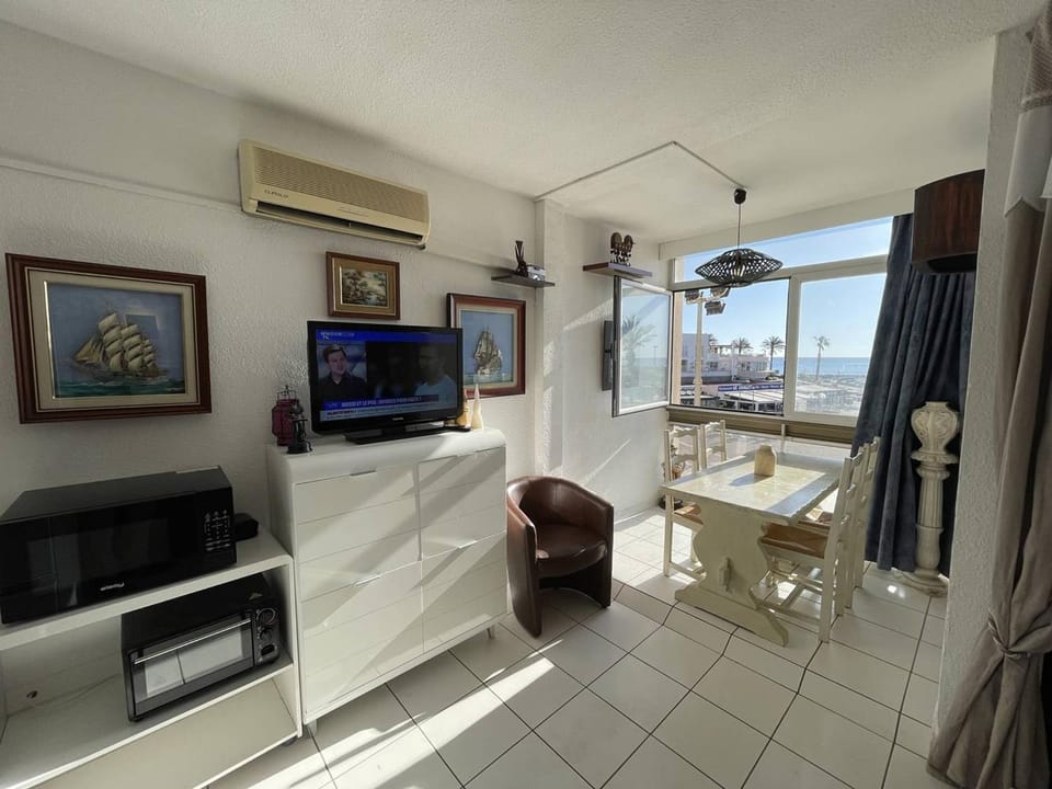 Charmant studio climatisé avec parking sécurisé à St Cyprien Plage - FR-1-106-97 Apartment in Saint-Cyprien