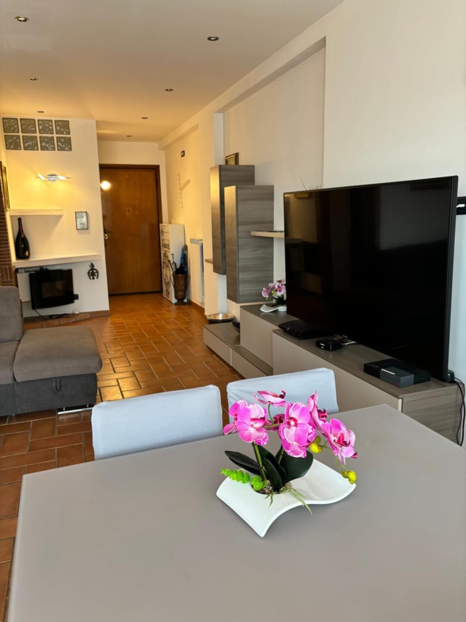 Communal lounge/ TV room, TV and multimedia, Living room, Seating area