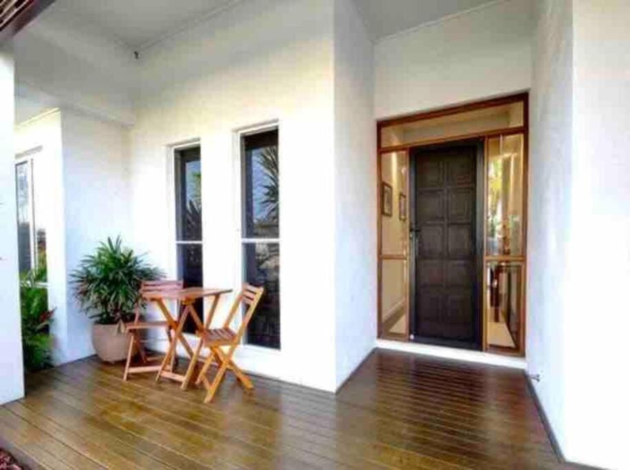 Sandstone Point Luxury 5 bedroom Home House in Sandstone Point