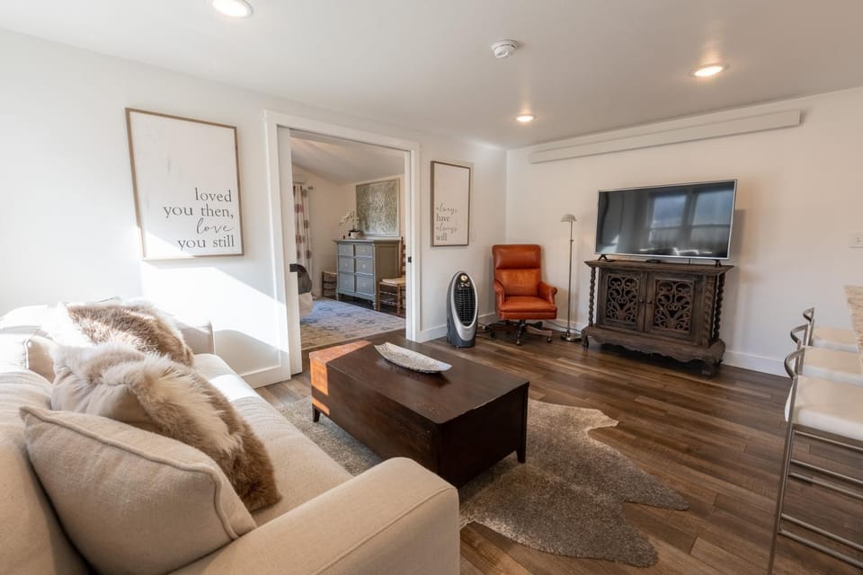 Adorable Bungalow w/ Private Patio Mins away from Downtown Rapid City House in Rapid City