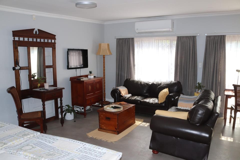Giraffe's Rest, Self Catering Studio Apartment Apartment in South Africa