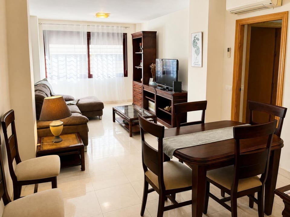 Apartamento "Bella Bahía" - over 25 years old & Families - Swimming Pool - Parking - Tranquility - Good Conections Apartment in El Puerto de Santa María