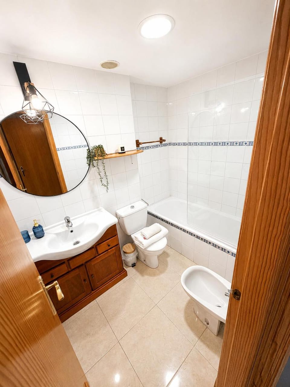 Apartamento "Bella Bahía" - over 25 years old & Families - Swimming Pool - Parking - Tranquility - Good Conections Apartment in El Puerto de Santa María