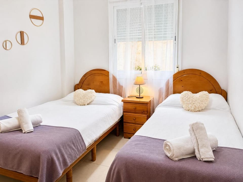 Apartamento "Bella Bahía" - over 25 years old & Families - Swimming Pool - Parking - Tranquility - Good Conections Apartment in El Puerto de Santa María