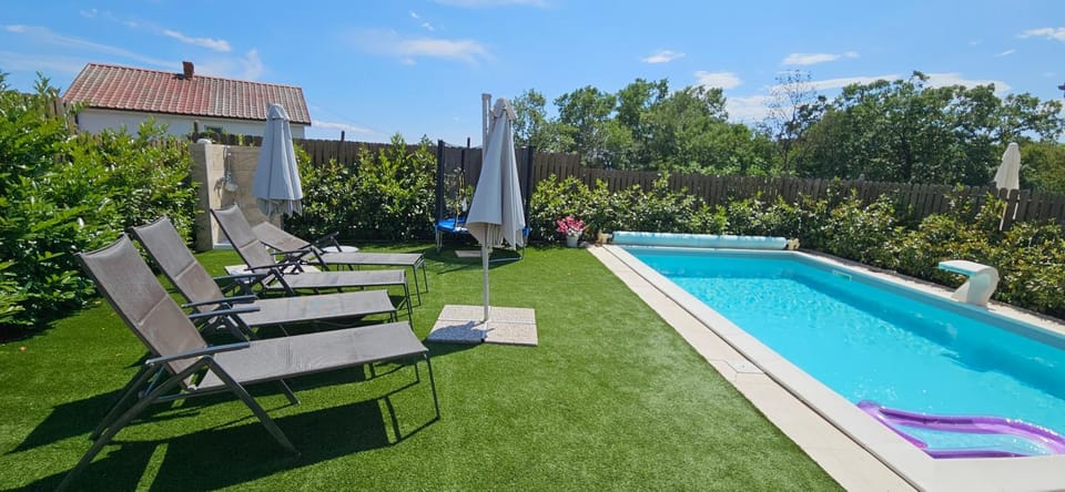 Luxury Flat with Heated Pool & Jacuzzi Apartment in Rijeka