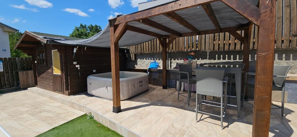 Luxury Flat with Heated Pool & Jacuzzi Apartment in Rijeka