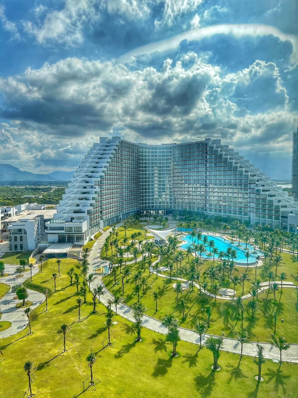 Property building, Day, Natural landscape, Swimming pool