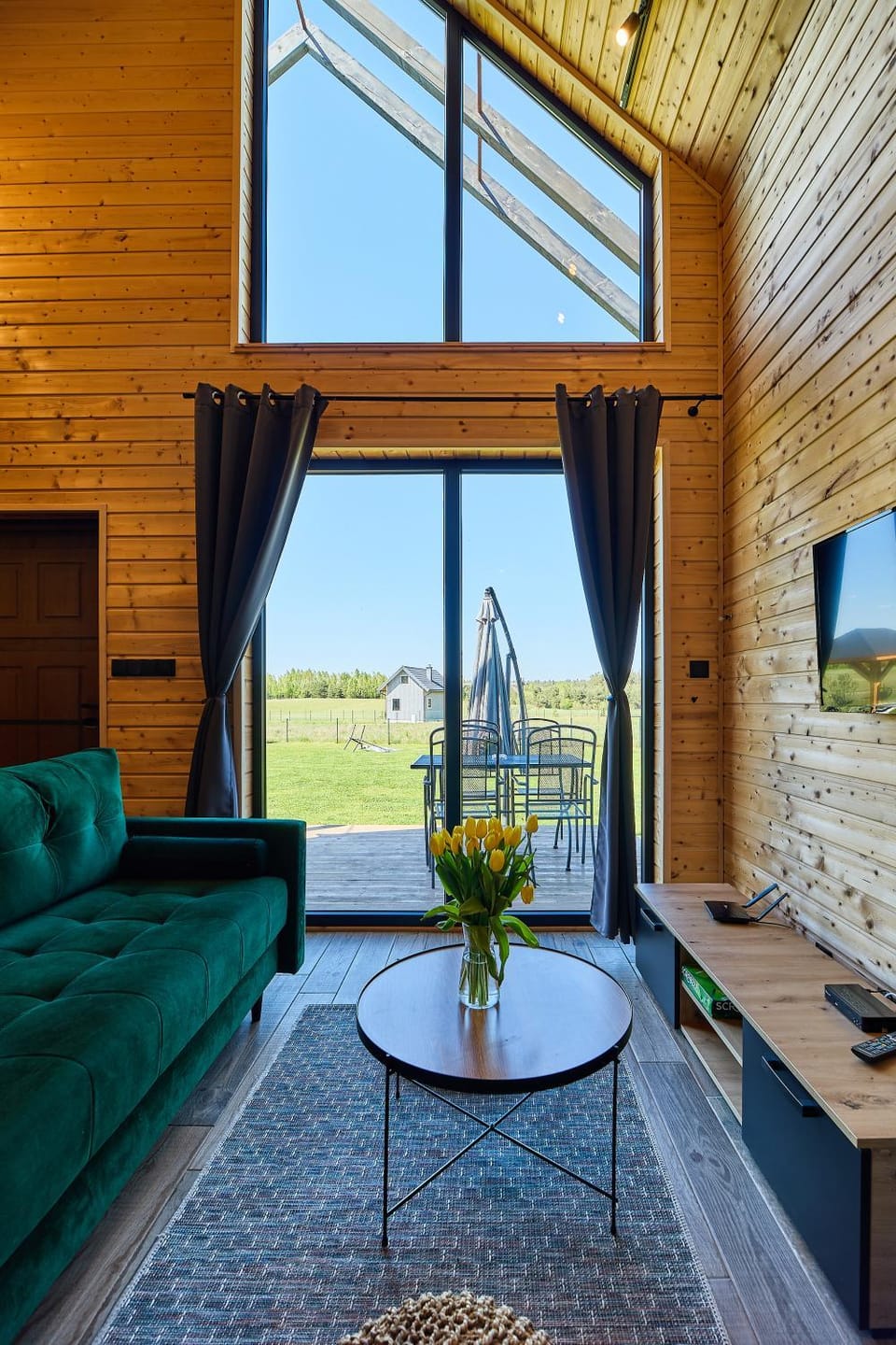 Day, TV and multimedia, View (from property/room), Balcony/Terrace, Living room, Seating area, Evening entertainment