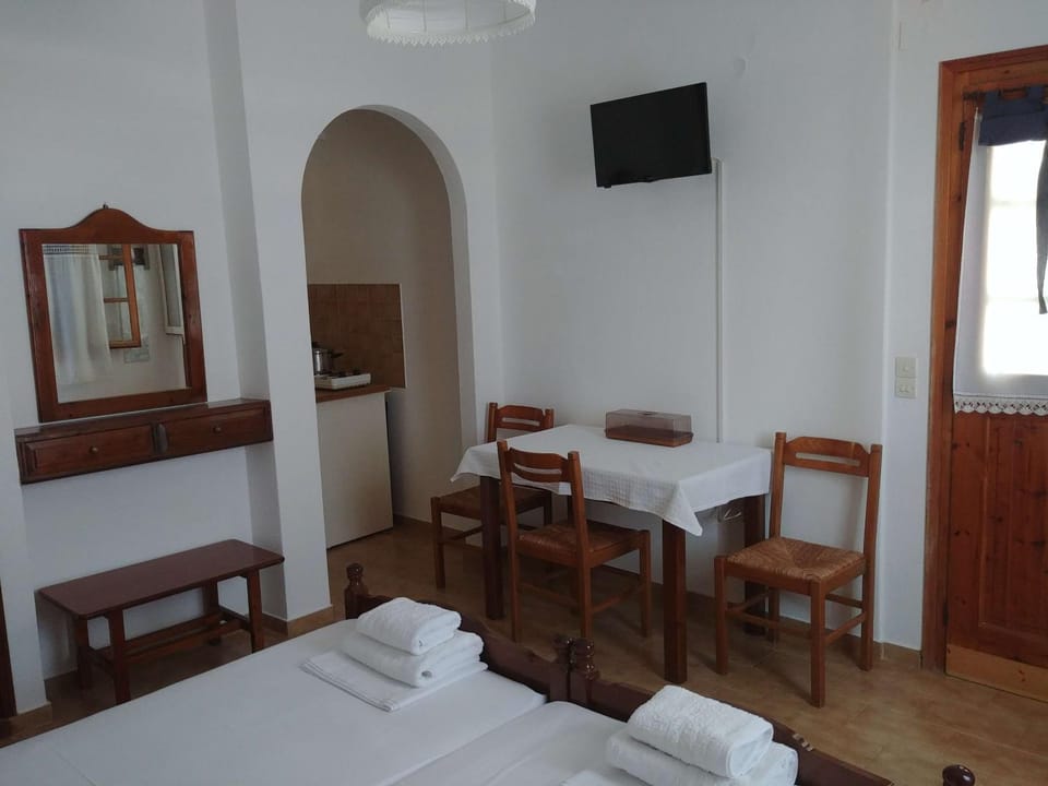 Casper's studios Apartment in Paros, Greece