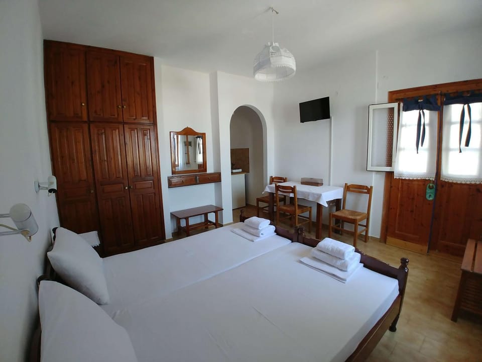 Casper's studios Apartment in Paros, Greece