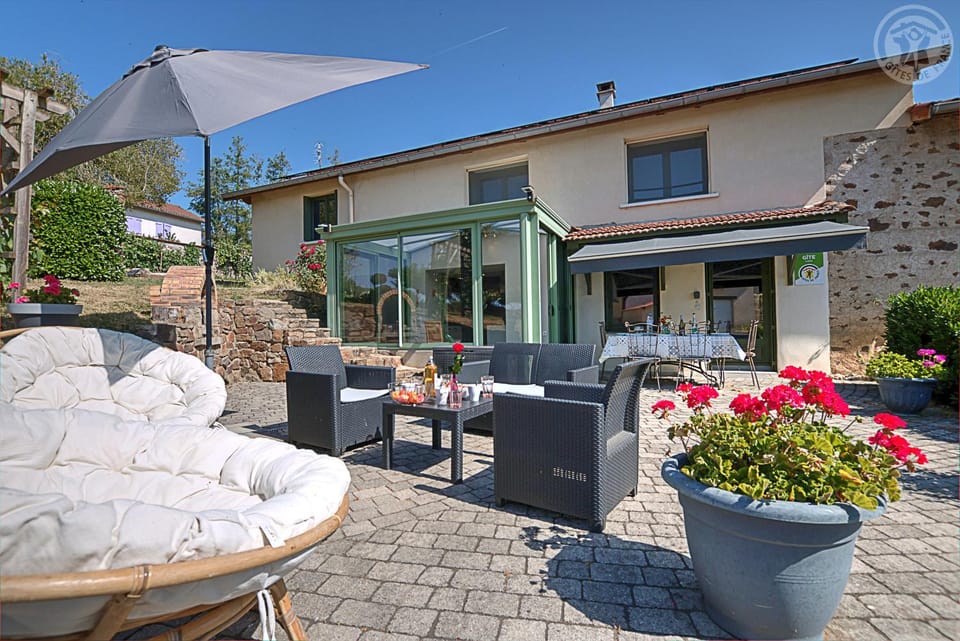 Maison de campagne dans un village de caractère House in Auvergne-Rhône-Alpes