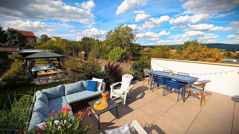Patio, Garden, Spa and wellness centre/facilities, City view, Garden view, furniture