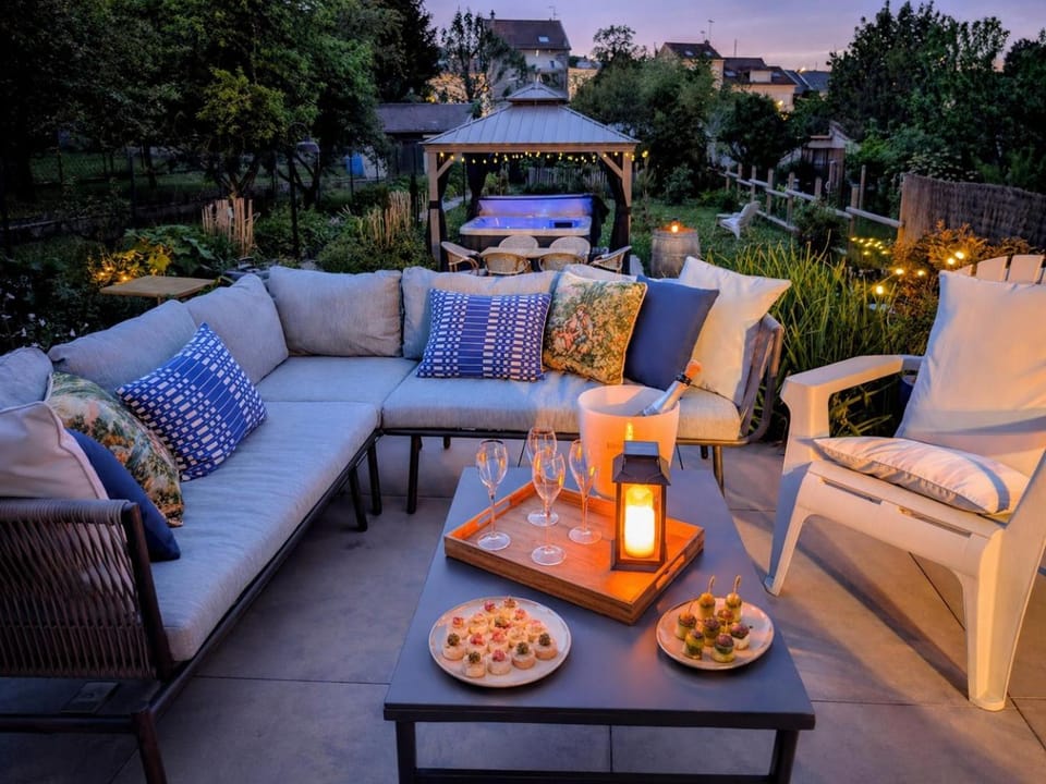 Garden, Dining area