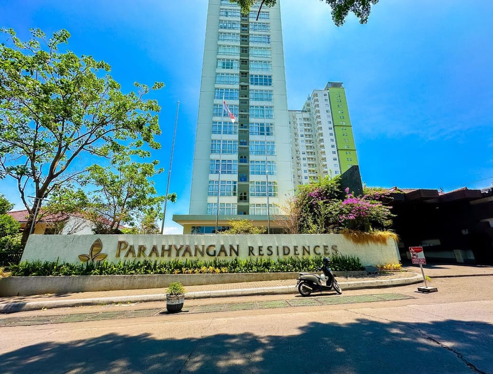 Property building, Street view