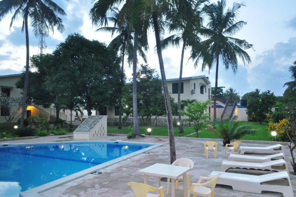 Swimming pool