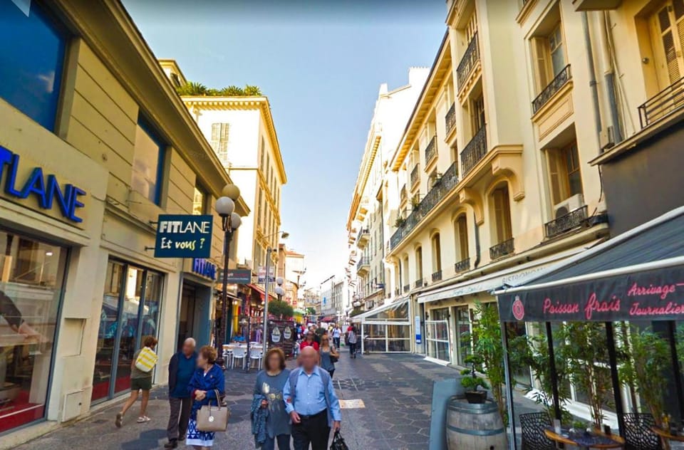 Neighbourhood, Street view