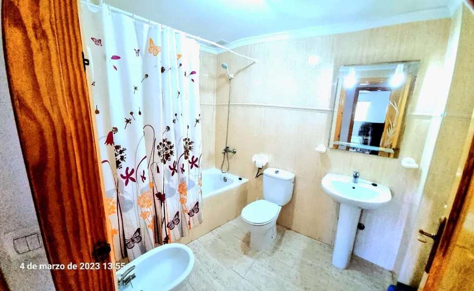 Bathroom, Bath, bidet