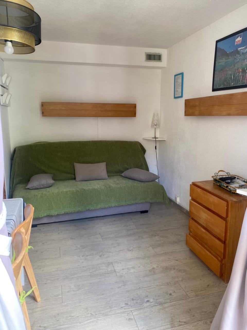 RESIDENCE LE BORSAT SUR PISTE STUDIO CABINE BALCON 64 chemin du Borsat TIGNES VAL CLARET Cabin in Tignes