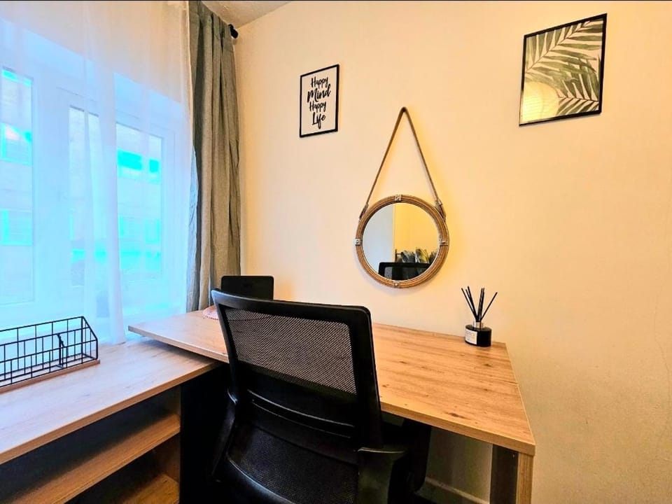 Guest House - close to all amenities House in Northampton