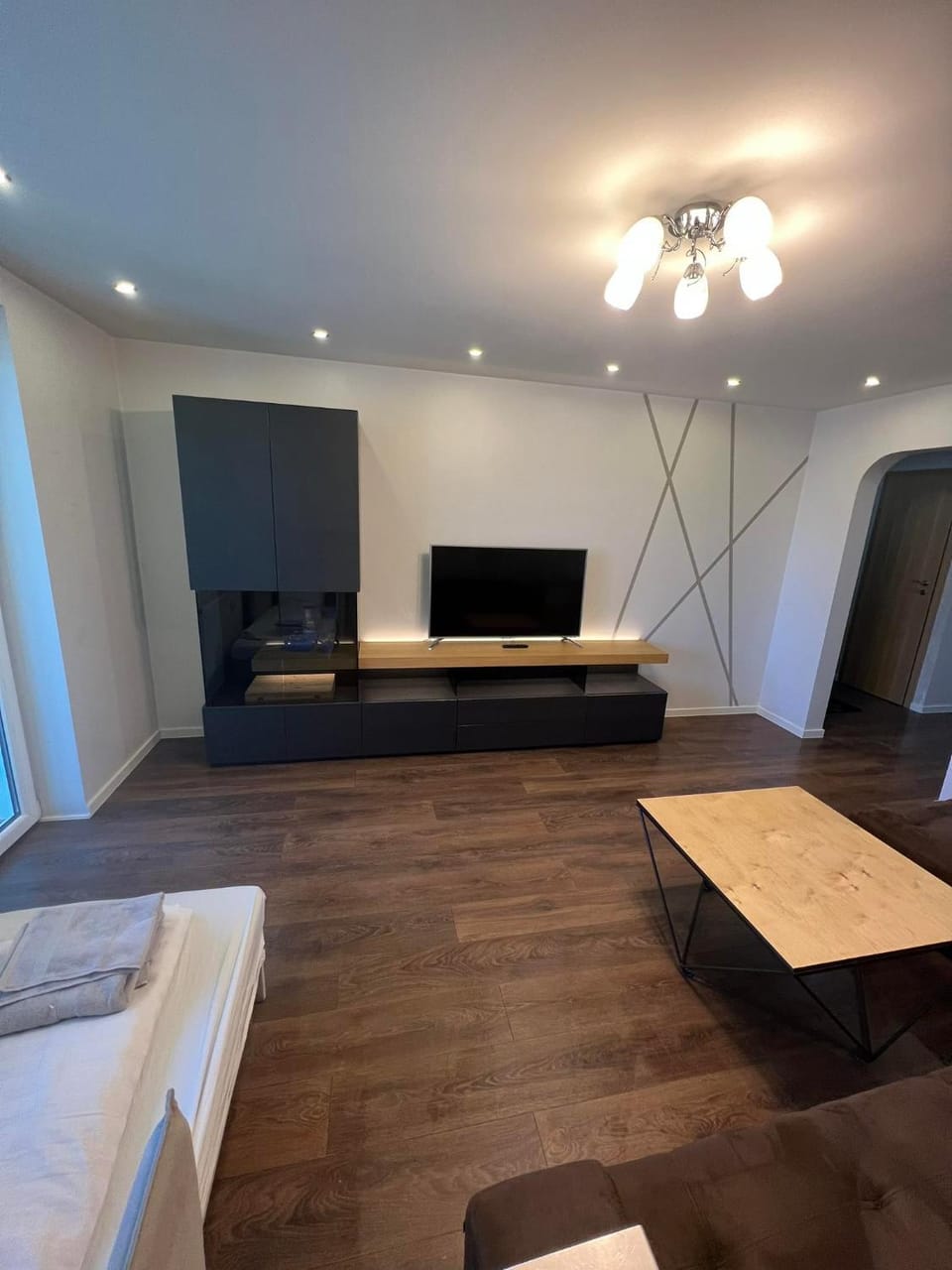 Communal lounge/ TV room, Bed, Living room