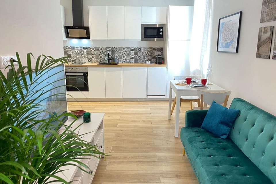 06AN - Beautiful apartment in the heart of Old Antibes Apartment in Antibes
