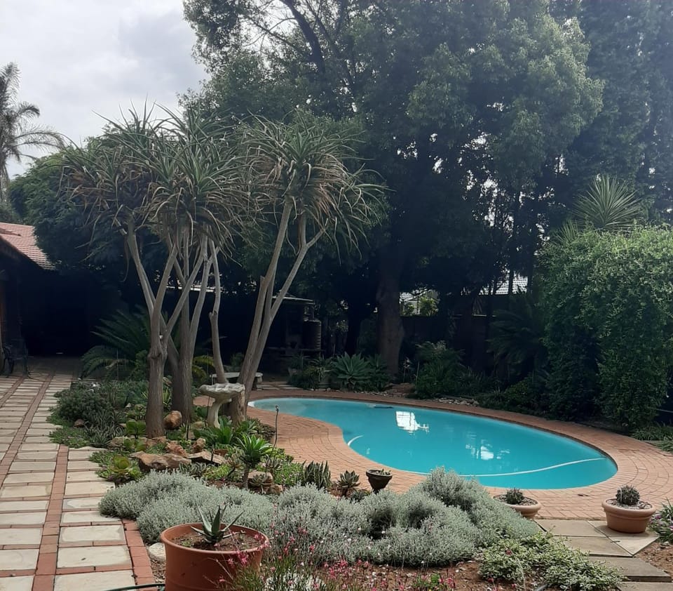 Allo Allo Bed and Breakfast in Gauteng