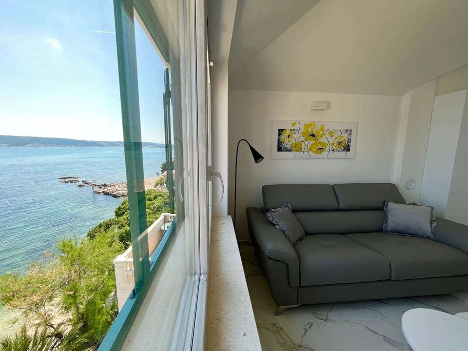 Apartman Mala plaža 2 Vacation rental in Šibenik-Knin County, Croatia