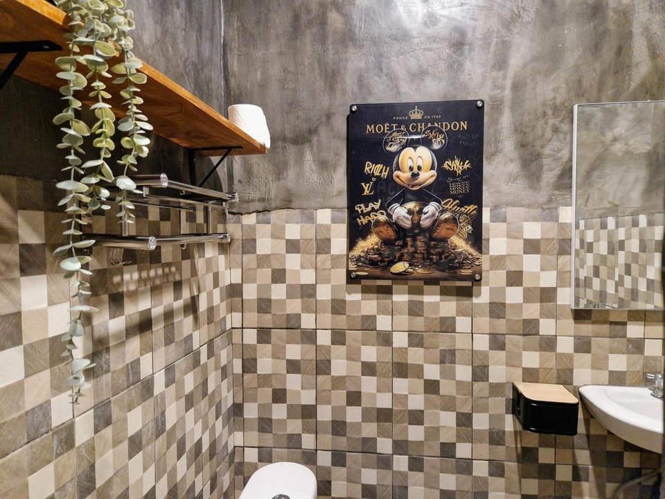 Shower, Toilet, Bathroom
