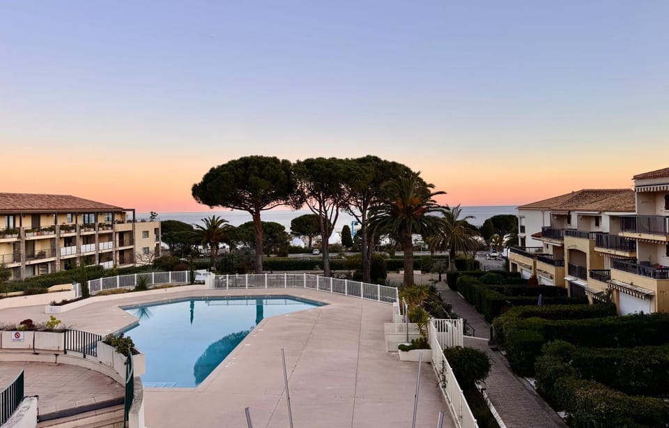 Les Issambres, appartement face mer Golf St Tropez Apartment in Sainte-Maxime