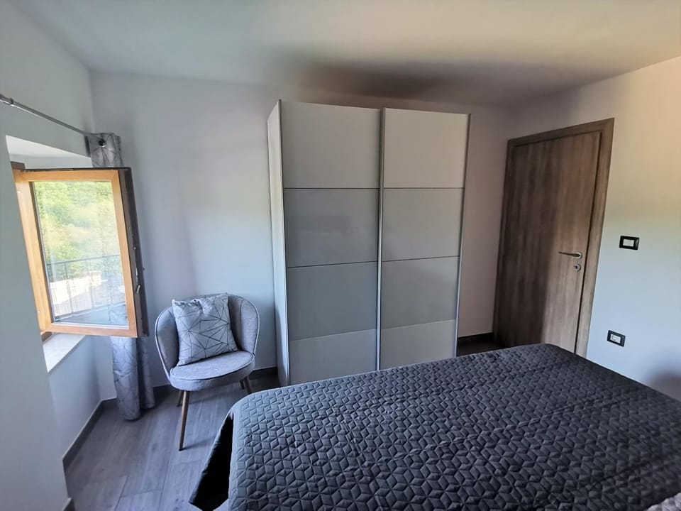 Bedroom, wardrobe